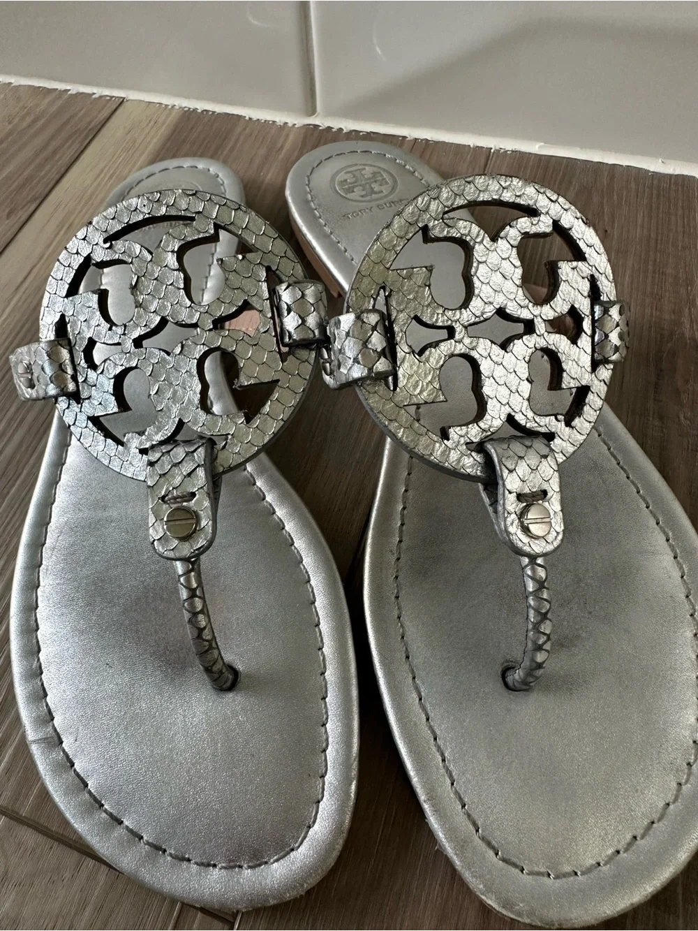 Tory Burch Miller Sandal Metallic Silver Size 9 - Picture 3 of 6